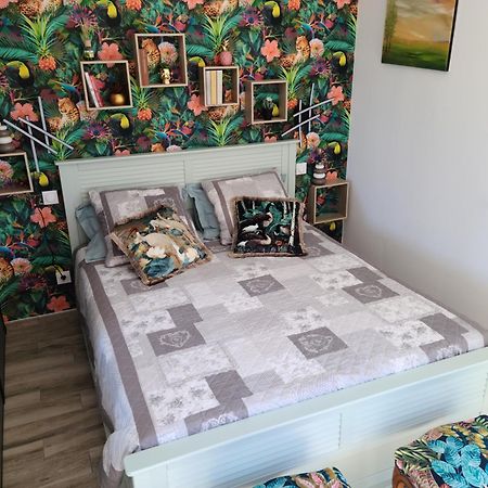 Les Papillons D'Uzes Bed & Breakfast Saint-Laurent-la-Vernede Luaran gambar