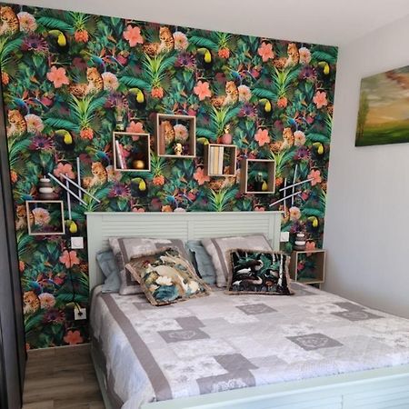 Les Papillons D'Uzes Bed & Breakfast Saint-Laurent-la-Vernede Luaran gambar