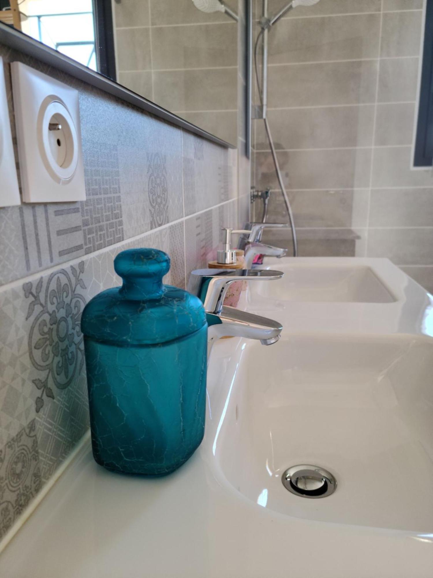 Les Papillons D'Uzes Bed & Breakfast Saint-Laurent-la-Vernede Luaran gambar